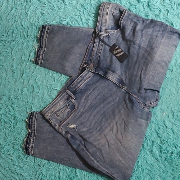 Kut from the Kloth Denim - KUT NWT Raw Hem Distressed Reese Jeans